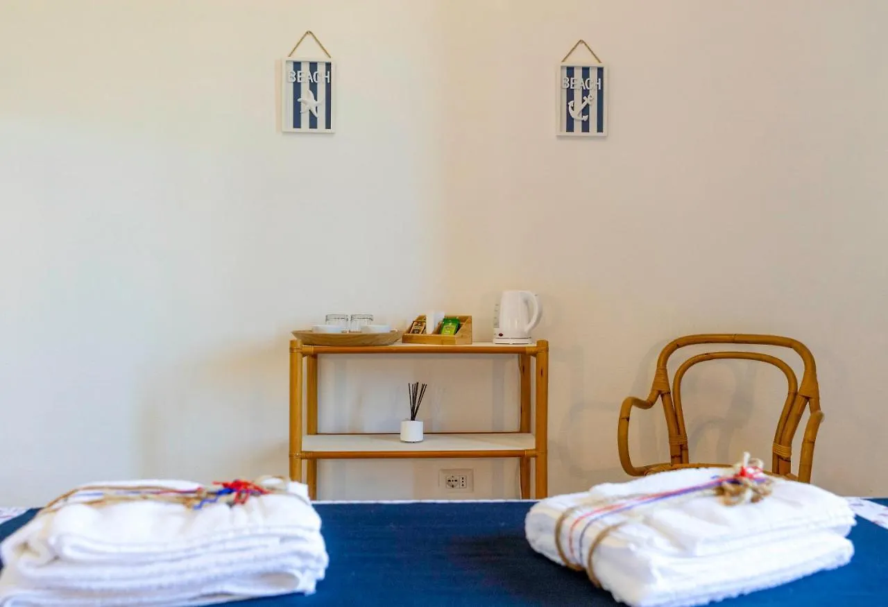 Villa Curiazzi Guesthouse Viale La Pelosa 16 Stintino Italy